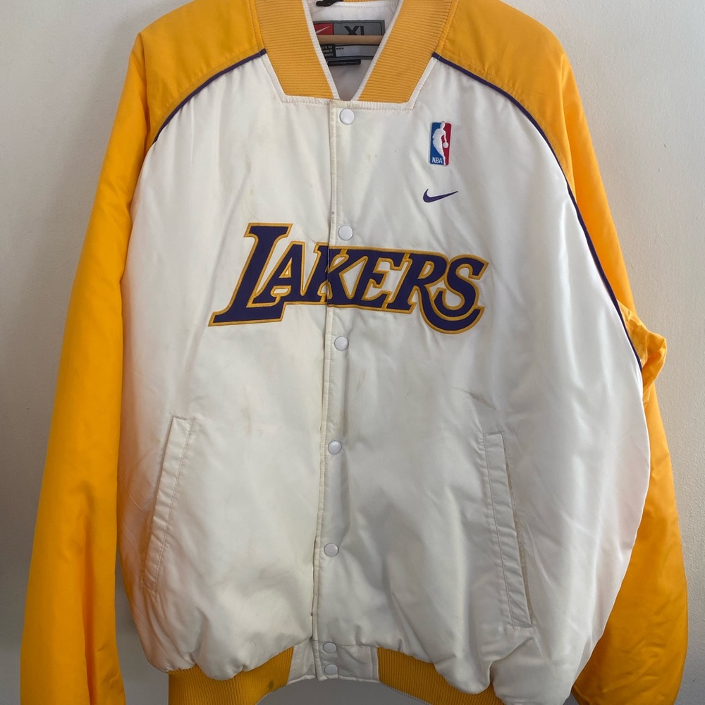 Vintage Mens, official LAKERS jacket, XL, few minor stains
